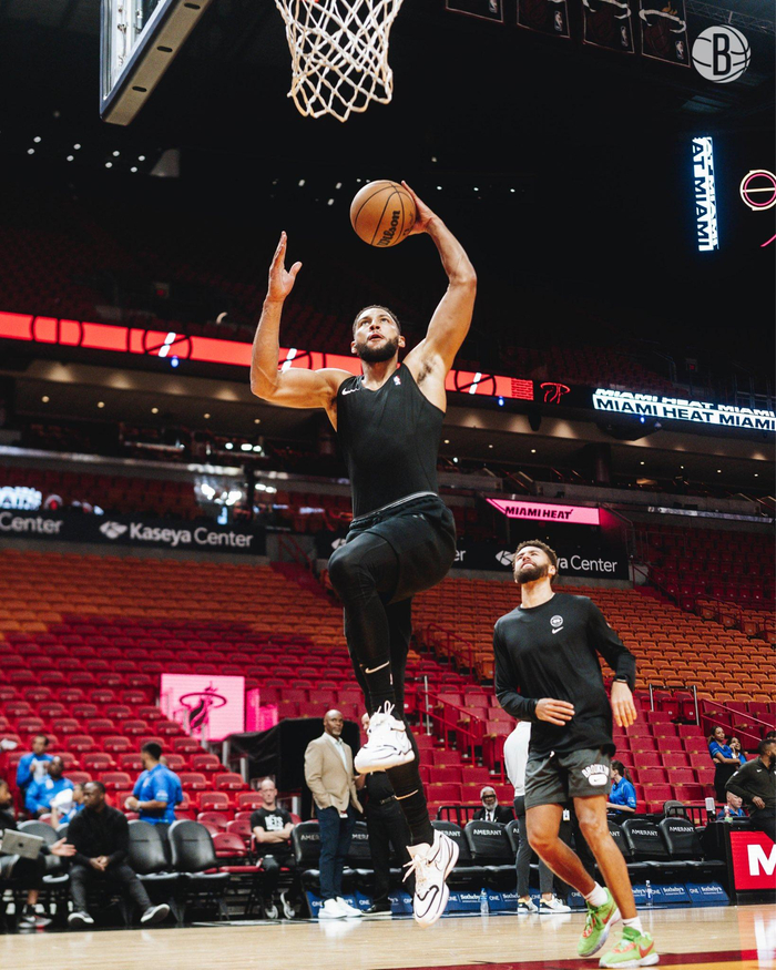 凯恩巅峰对决，西亚卡姆与50激战湖人分钟，赛事规则更新胜负难料！的简单介绍爱游戏注册