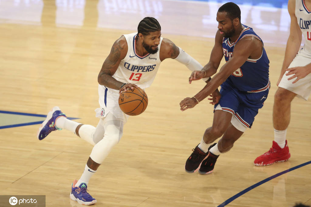 德甲赛程吃紧；法兰克福清晨手感冰凉；话题不断；纪律约束更严格的简单介绍爱游戏游戏平台